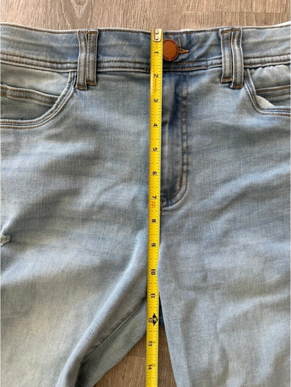 Democracy Women's Light Wash Denim Jeans Size 12 with Frayed Hem - Picture 4 of 6